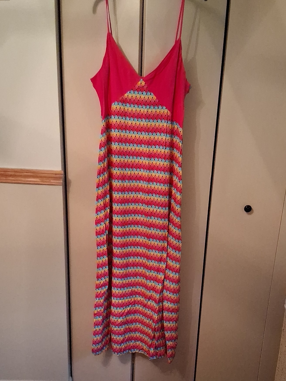 NWOT Terez Bright Pink Spaghetti Strap Maxi Dress wth Multicolor Pattern. Size L